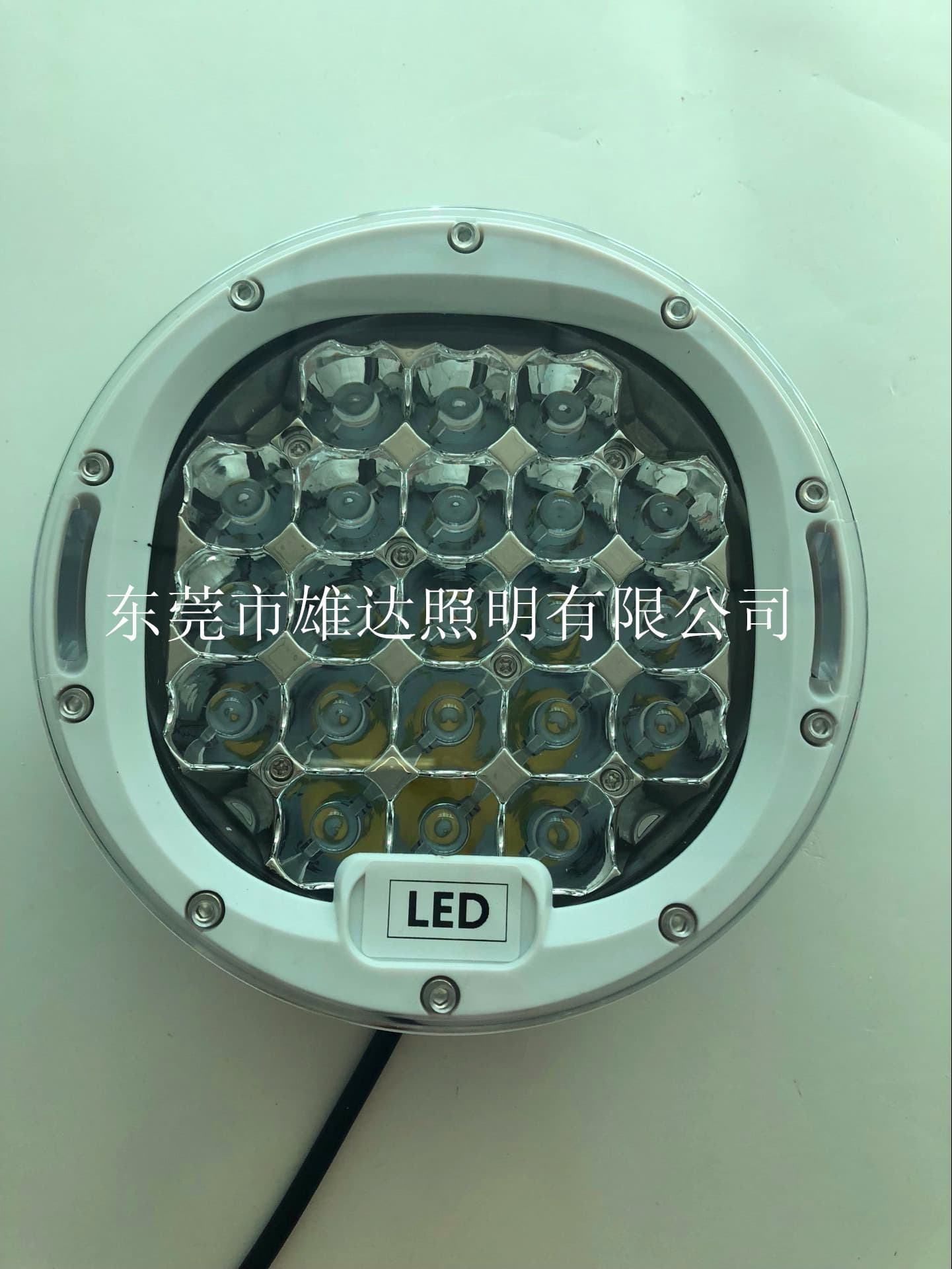 High-power 7-inch round LED spotlights for off-road vehicles, ARB front bumper spotlights, and super bright reversing spotlights.