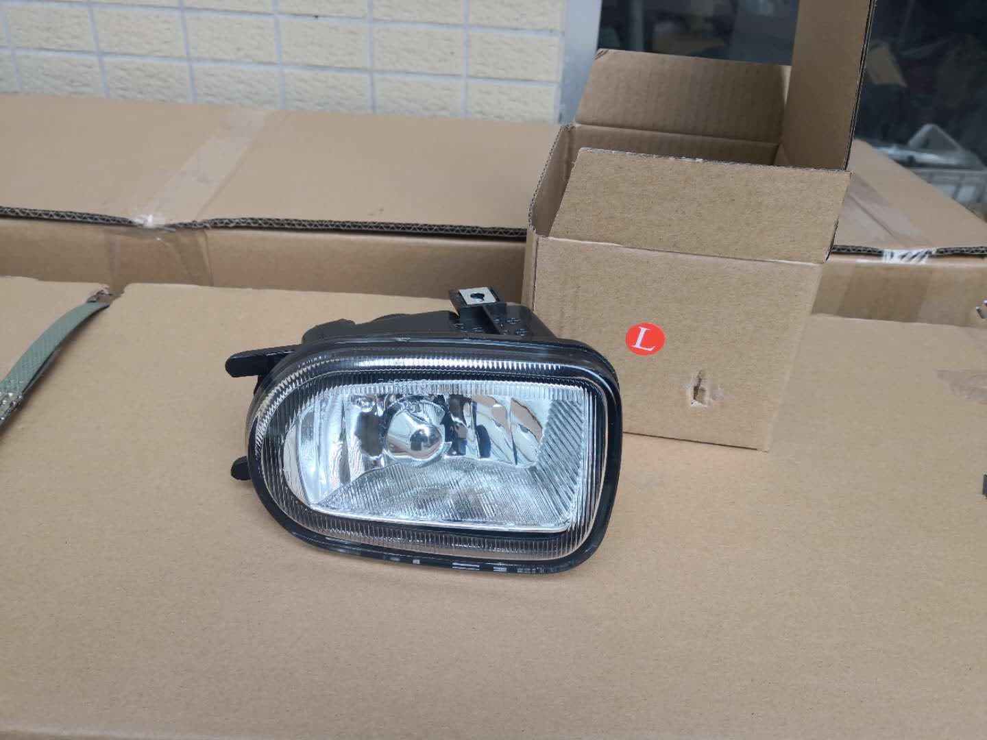 Compatible with Sunny 2003-2004 Front Bumper Fog Light