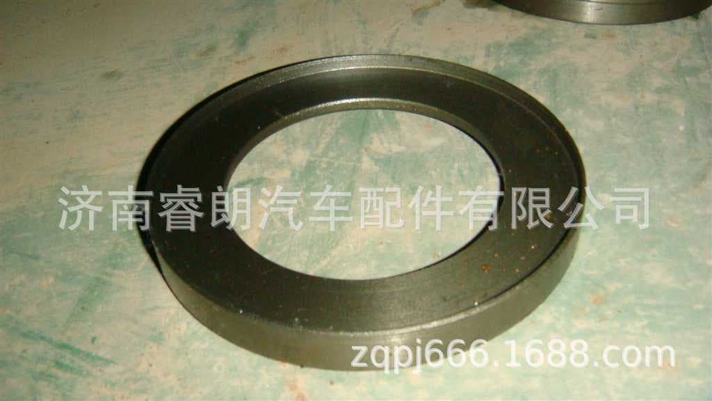Factory Wholesale CNHTC HOWO Steyr Parts WG9925410105+009 Hub Oil Seal Seat Ring 3501M