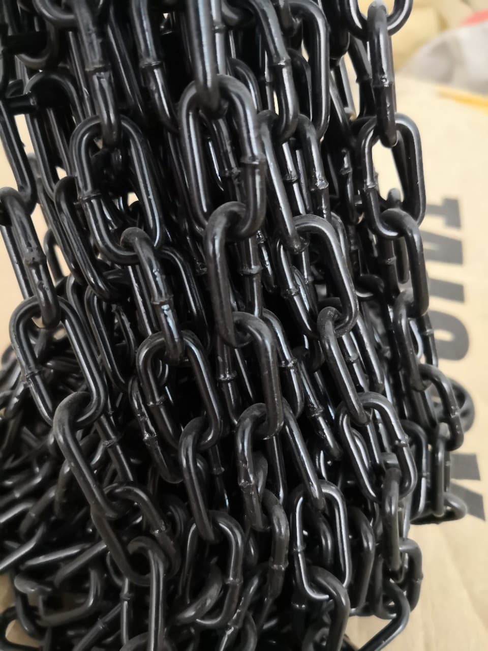 Electrophoretic painted black chain, spray-coated anti-rust industrial iron chain, fence chain, electrophoretic decorative chain