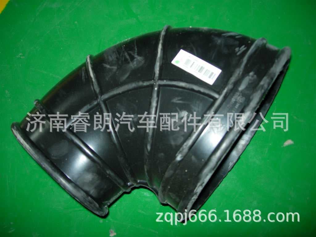 Factory wholesale of Sinotruk Howo Steyr parts WG9725190903 rubber hose, Howo 2009 model.