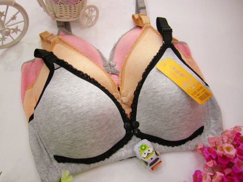 New arrivals in stock: maternity and nursing bra with lace trim, front opening, solid color, four-row hooks.