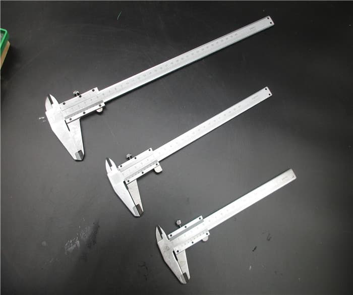 Vernier calipers (150mm, 200mm, 300mm) have tolerances. Digital calipers, micrometers, thickness gauges, vernier calipers.