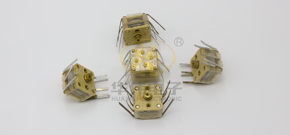 Variable Capacitor PVC443BF Soft Pins 9 Pins AM20P Length 20 Width 20 Height 16MM Radio FM Tuning 280PF