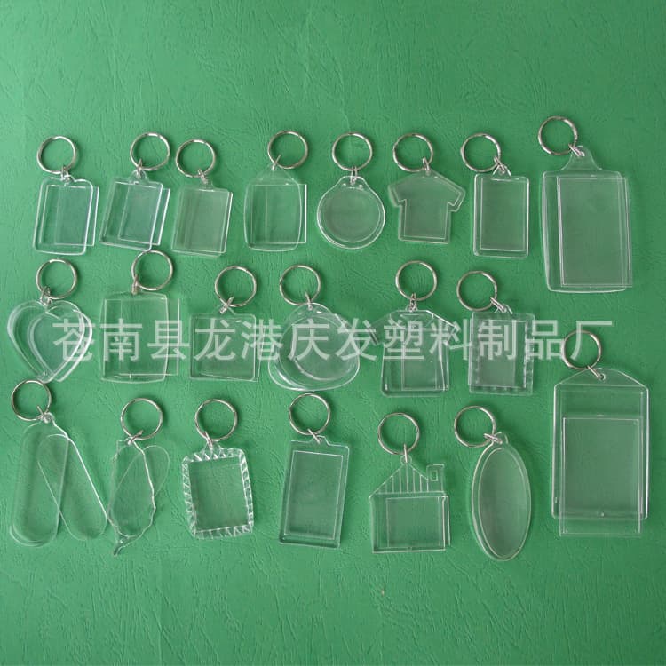 Our company specializes in producing keychains, acrylic keychains, flip-top keychains, bottle openers, and more.