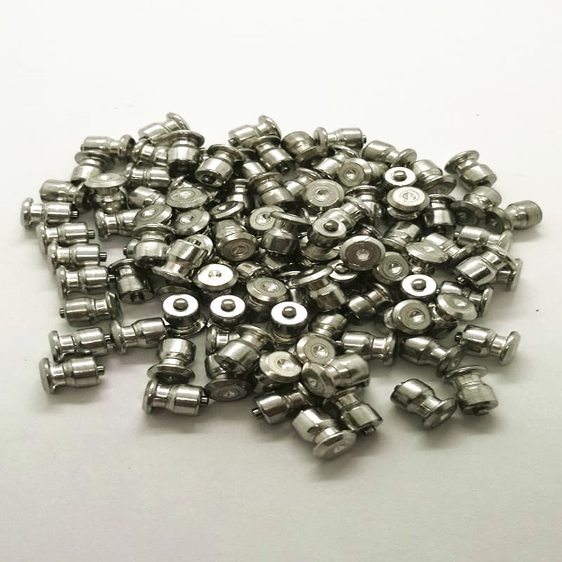 Car tire lug nuts, hard alloy snow spikes, anti-slip lug nuts, 100 pieces, 8 * 10mm