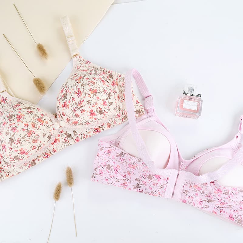 Factory wholesale new maternity and nursing bras, front-opening, wire-free, printed, detachable three-row hook-and-eye closure.