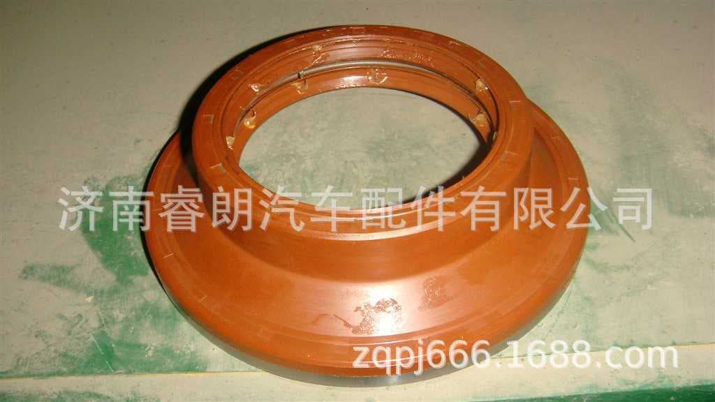 Manufacturer wholesale Sinotruk Howo Steyr parts WG9970320036 Combined oil seal assembly