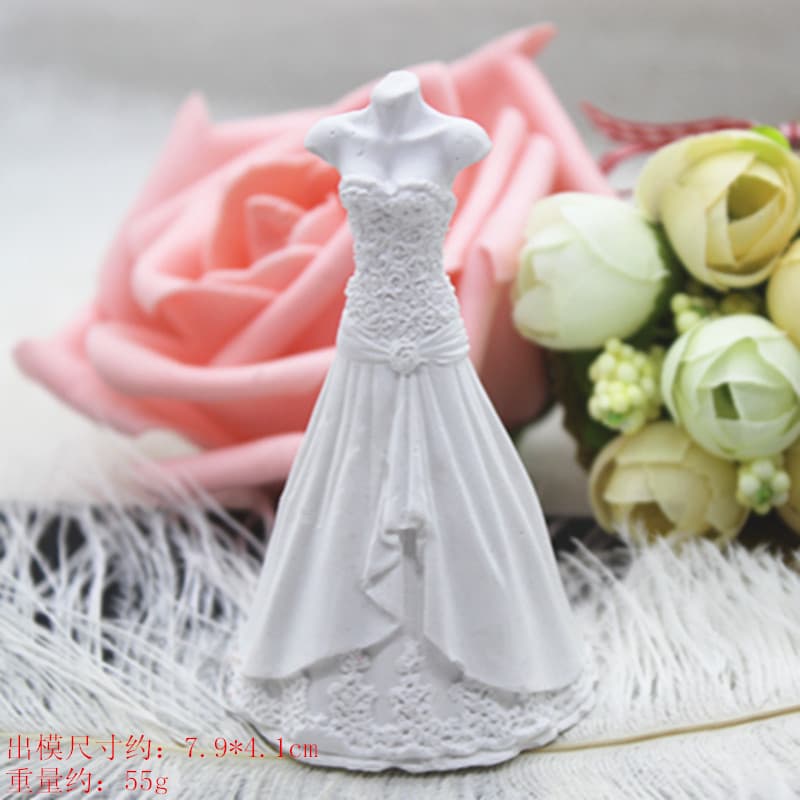 Wedding Dress Wax Candle Scented Chip Mold Aromatherapy Gypsum Mold Car Hanging DIY Soap Mold C844