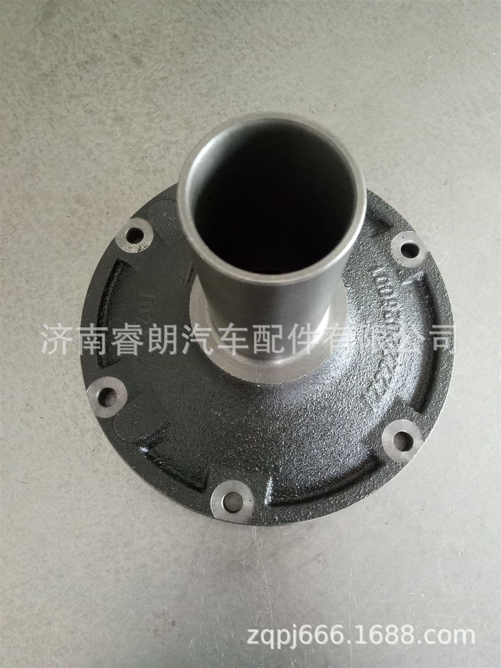 Manufacturer wholesale Sinotruk Howo Steyr parts WG2222026001 Input shaft bearing cover