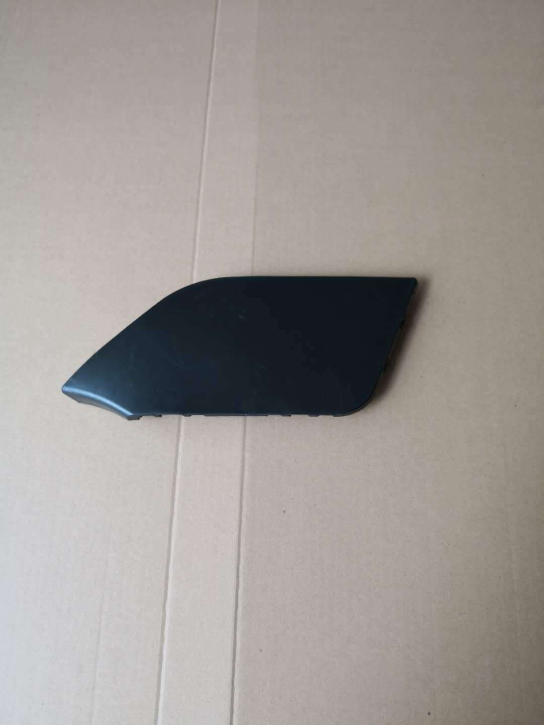 Suitable for Nissan X-Trail 2016, 2017, and 2018 models. Front bumper trailer hitch cover, tow hook cover, trailer trim hole cover.