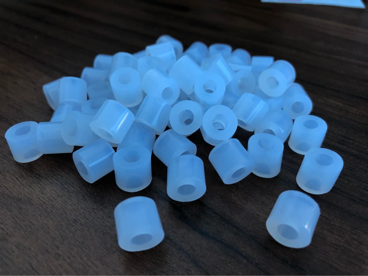 Custom silicone tube gaskets in various sizes, screw shock-absorbing washers, movement dust-proof rings, silicone sealing rings.