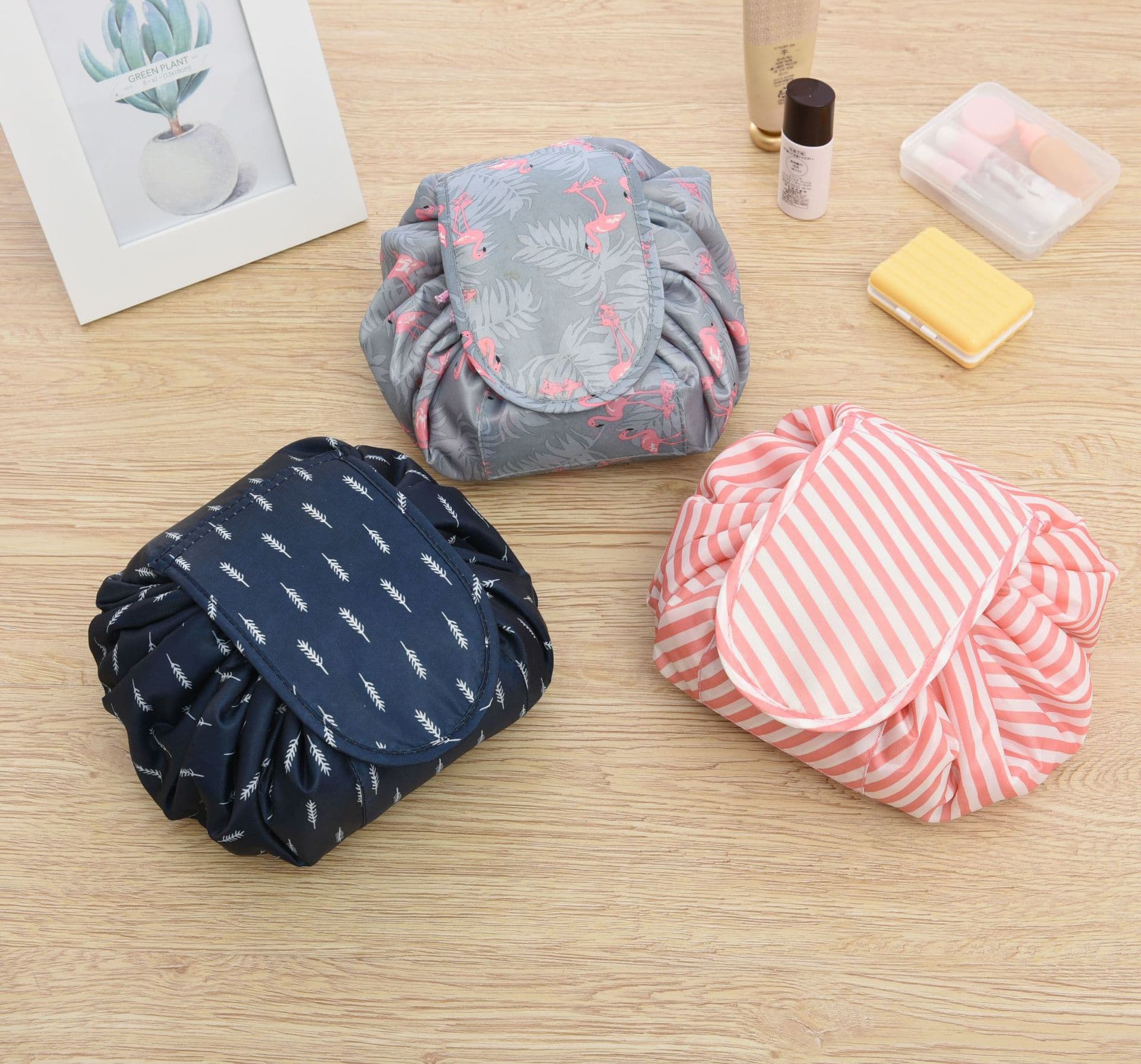 New Hot Style New Color Lazy Makeup Bag Large Capacity Portable Drawstring Bag Simple Makeup Storage Bag