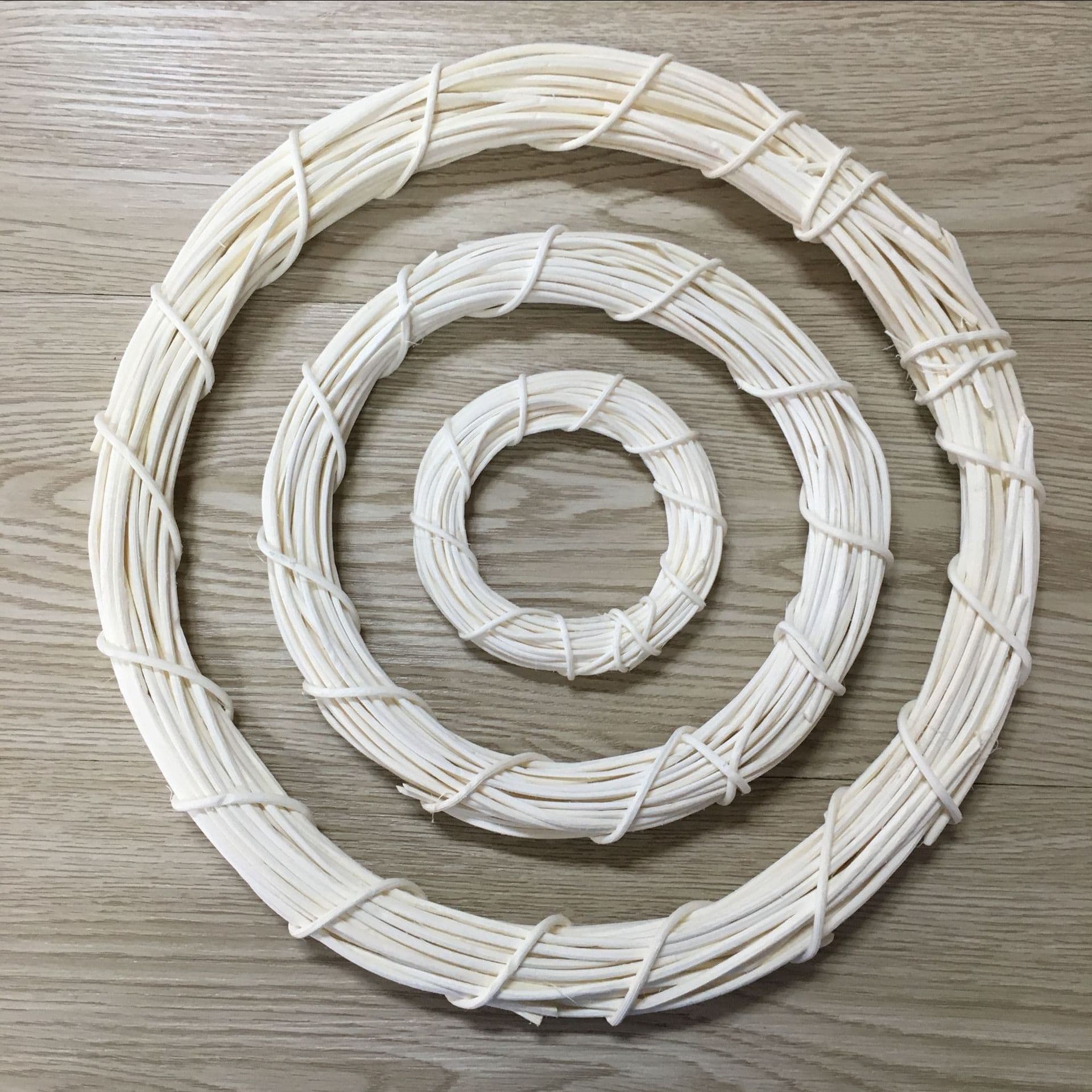 Cream-colored Vine Ring Indonesian Vine Christmas Woven Wreath Decoration Cream Glue Compatible Wreath