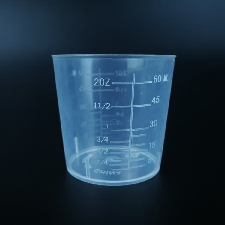Ready supply 60ml plastic measuring cup with lid and scale, sealed and leak-proof small measuring cup 60ml