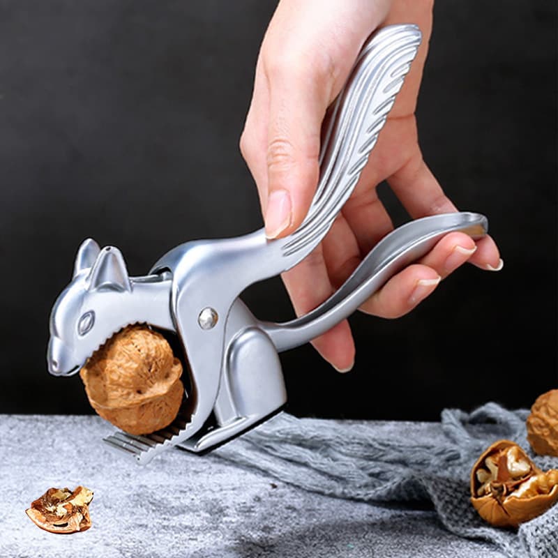 Squirrel-shaped Nutcracker Sheller Multi-functional Zinc Alloy Anti-slip Kitchen Walnut Cracking Tool