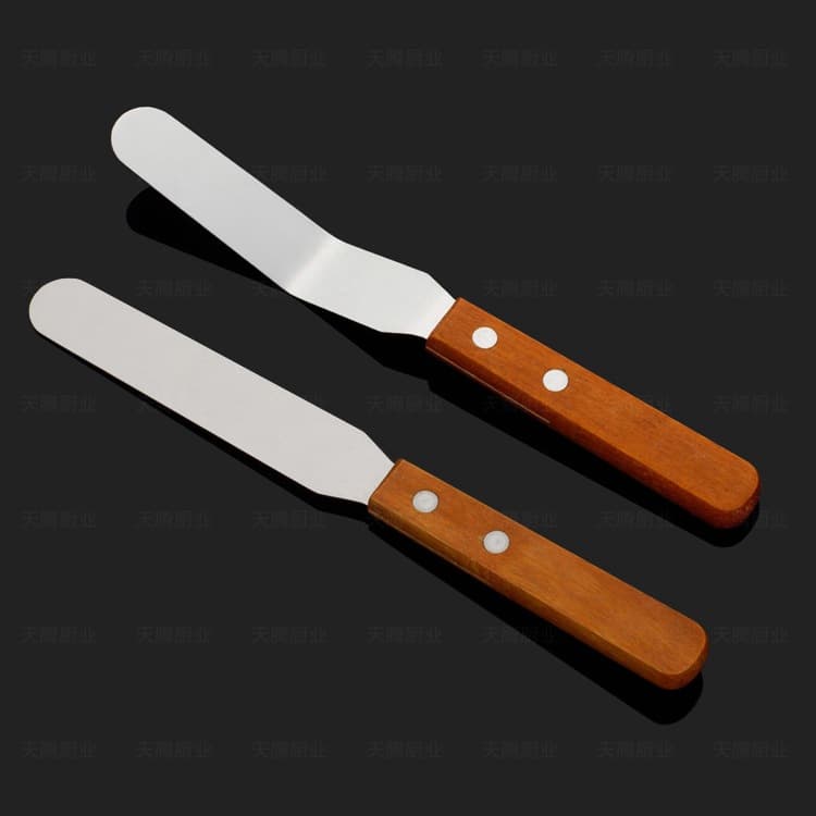 Baking tools: 4-inch wooden handle kiss knife, straight kiss knife, curved kiss knife, cake decorating knife