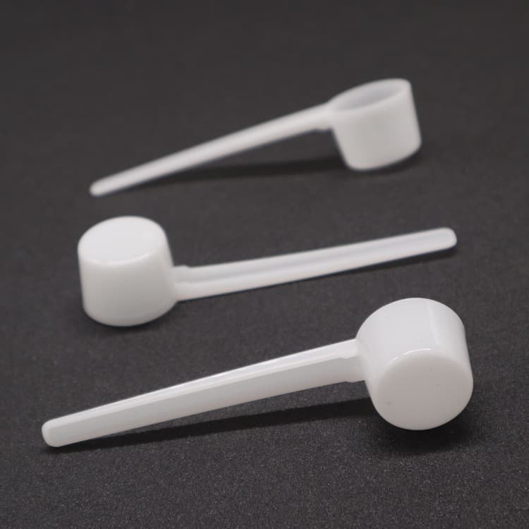 Manufacturer stock new extended models, bulk 4g 8ml PP plastic spoons, 4g 8ml PP measuring spoons with flat bottoms