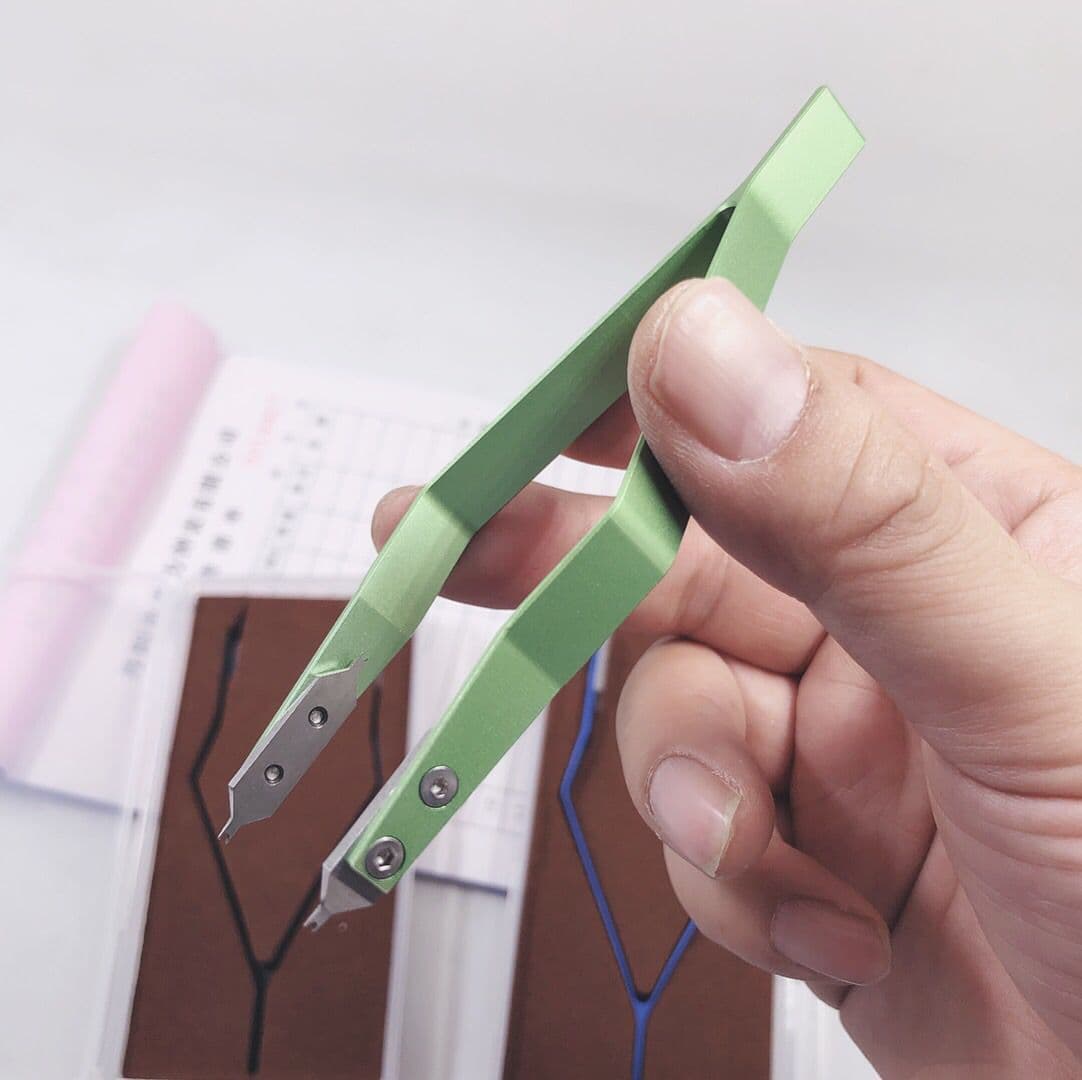 Watch Repair Tool - Domestic LS Brand for Clock and Watch Maintenance, Simple Strap and Spring Bar Remover, Random Color