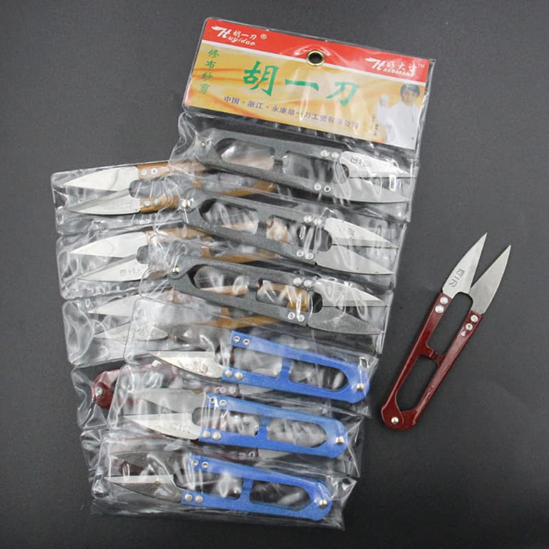 Wholesale Hu Yidao yarn shears, cross-stitch tools, fabric trimming U-shaped scissors, spring yarn shears, and thread trimmers at low prices.