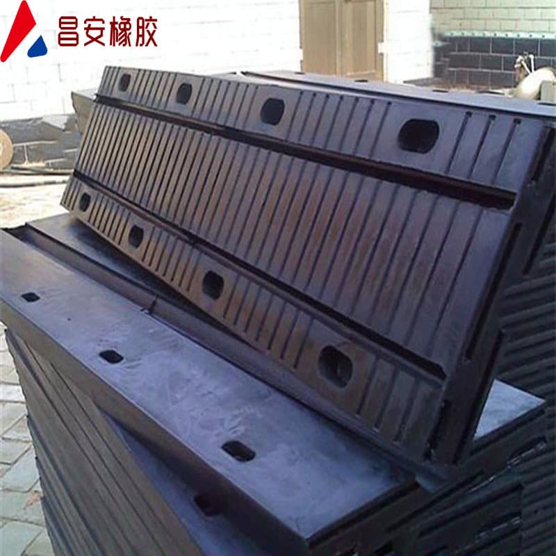 Bridge rubber plate expansion joints in various specifications for construction and highway plate rubber cover contraction expansion devices.