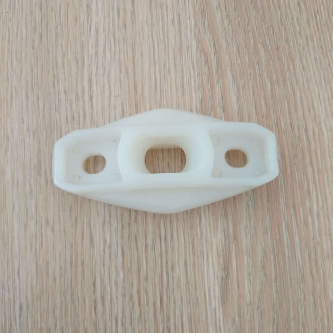 Kubota 688 harvester parts 5T051-52450 guide body nylon parts suitable for 688 758 988