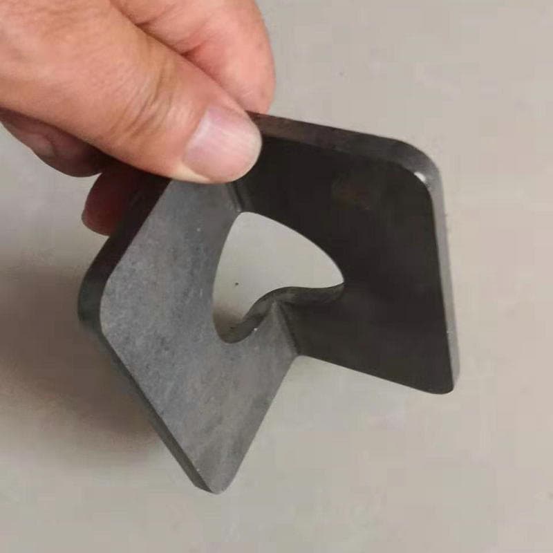 Thickened stacking lugs, single-hole and double-hole lifting lugs, lifting hooks, laser-cut and welded stacking foot rings for spot equipment.