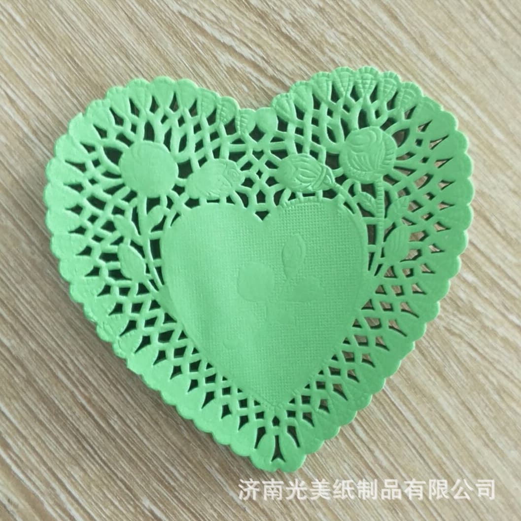 Valentine's Day Hot-sale Heart-shaped 4-inch Colored Base Paper Popular Hollow Lace Paper Baking Oil-absorbing Paper