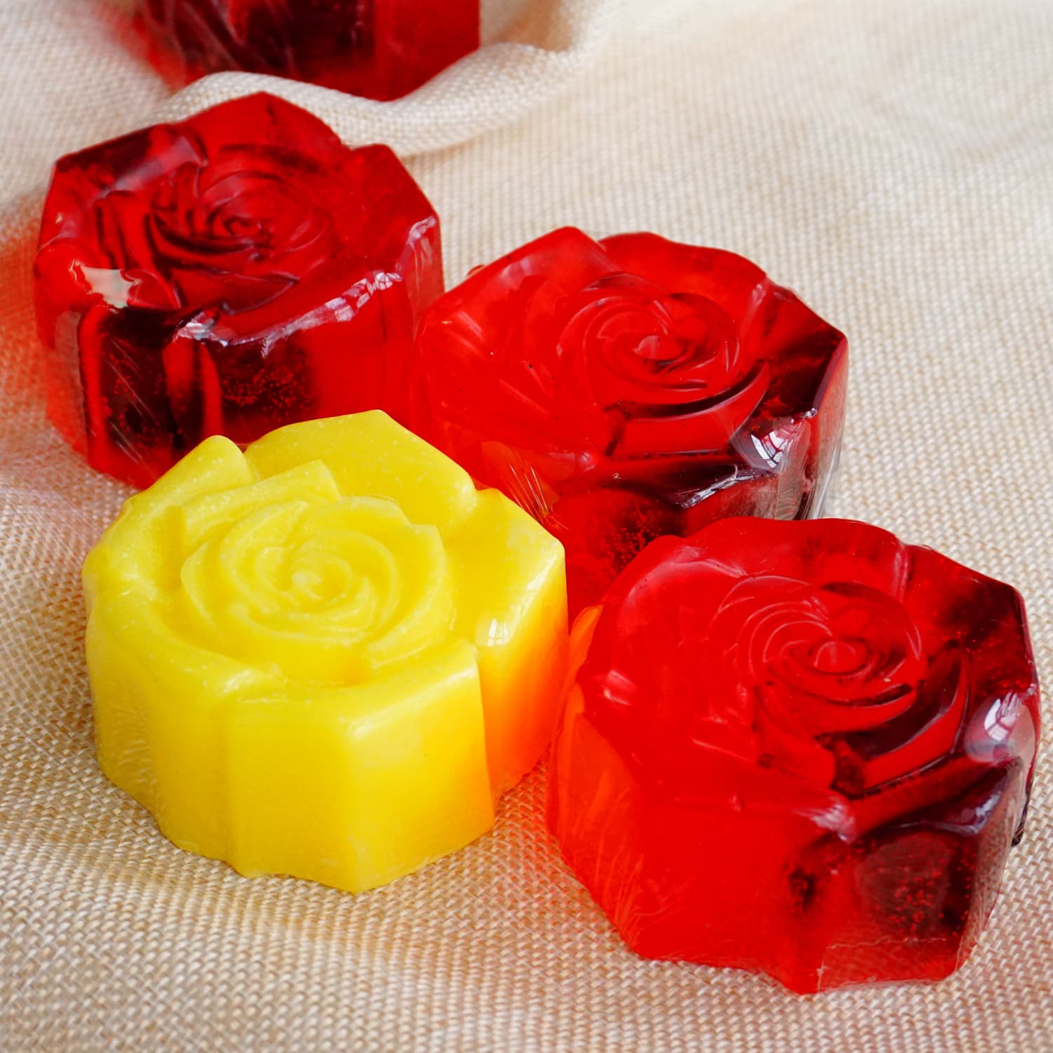 Handmade Soap Cleansing Soap Yunnan Rose Essential Oil Soap Lindie Flower Soap 100g