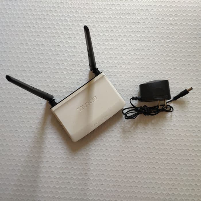 Second-hand Tenda N300 300Mbps Wireless WiFi Router, Repeater