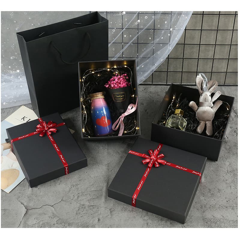 Customizable colored shock-absorbent paper shreds for red wine, toys, gifts, cosmetics, fruits, including raffia.