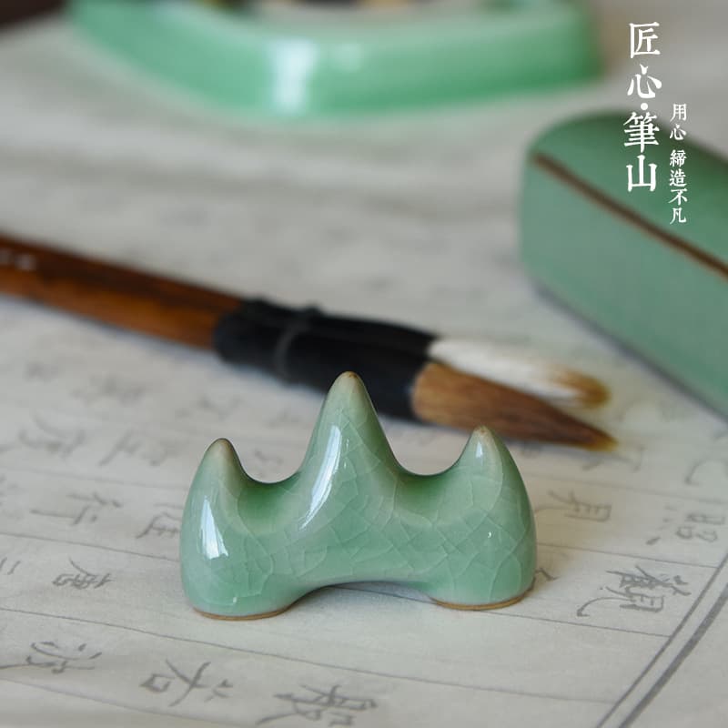 Longquan celadon small three-finger pen holder pen mount brush holder pen hanging four treasures calligraphy study supplies wholesale