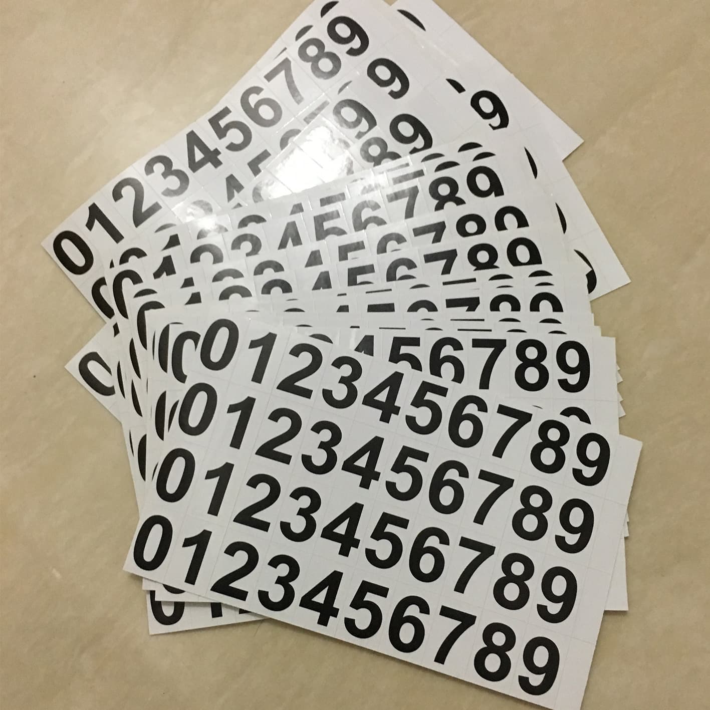 In Stock Digital Self-Adhesive Temporary Parking Number 0-9 White Background Black Text Sticker Date Number Combination Sticker