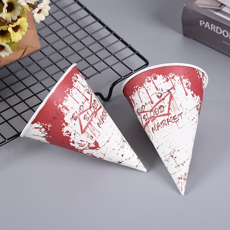 Thick conical paper cups / airport cone cups, small-sized triangular disposable water cups for business halls.