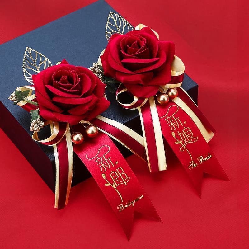 Creative Wedding Corsage Set for Groom and Bride with Simulated Flowers for the Ceremony