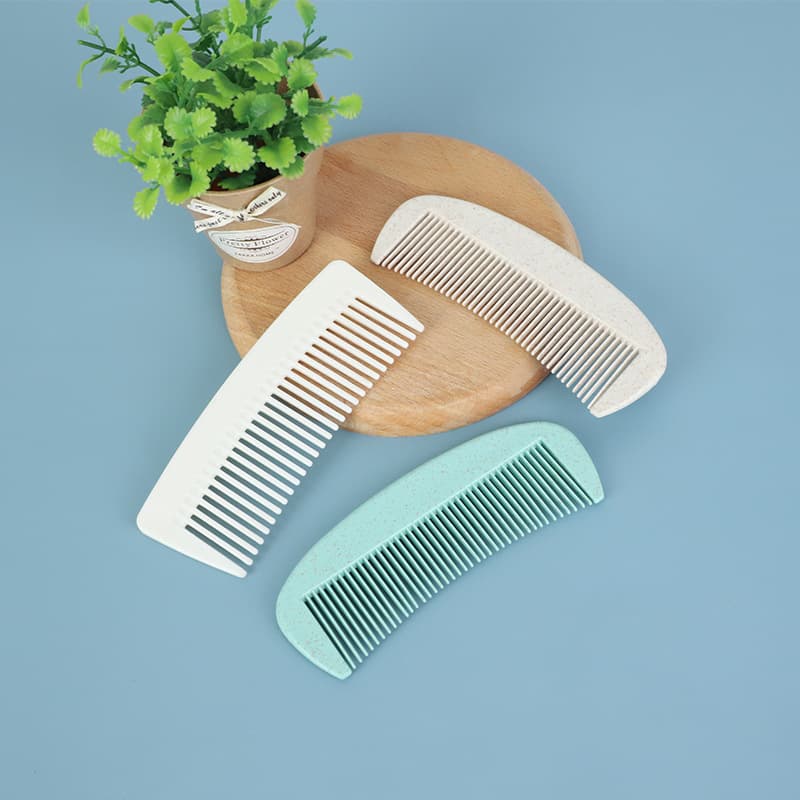 Hotel room supplies, hotel and guesthouse supplies, disposable combs, toiletries, plastic combs