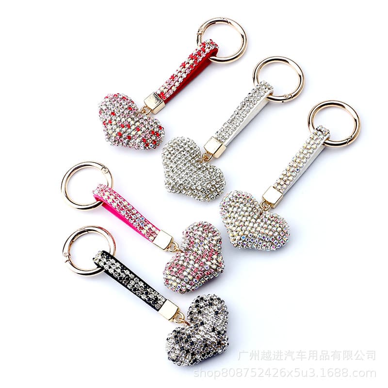 Women's High-End Diamond-Encrusted Heart Car Keychain - Korean Velvet Rhinestone Love Bag Pendant Cute Ornament Gift