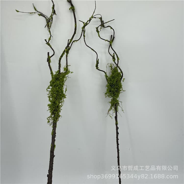 Artificial dead tree branches, moss-covered branches, withered vines, tree vine decorations for hotel, restaurant, and wedding settings, as well as background wall landscaping.