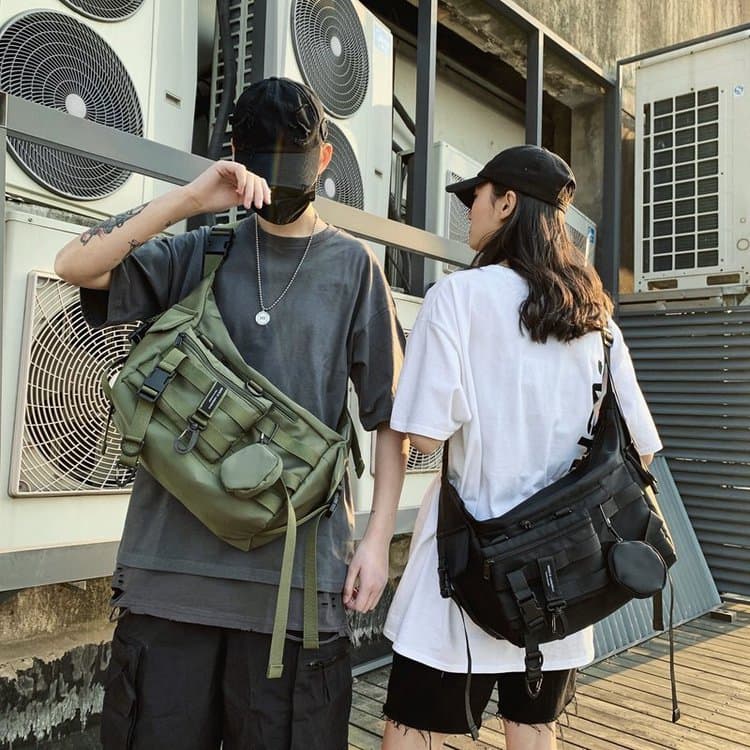 Dark Functional Crossbody Bag Unisex Harajuku Style Hip Hop Multi-Functional Single Shoulder Bag for Men And Women Workwear Back