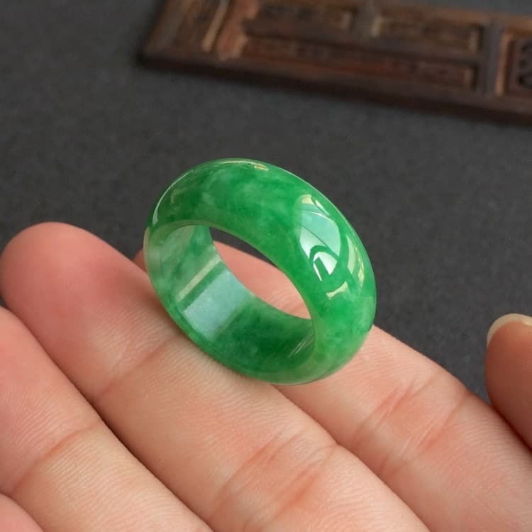 Burmese green jade dry green iron dragon ring emerald jade color jade ring ring ring for men and women