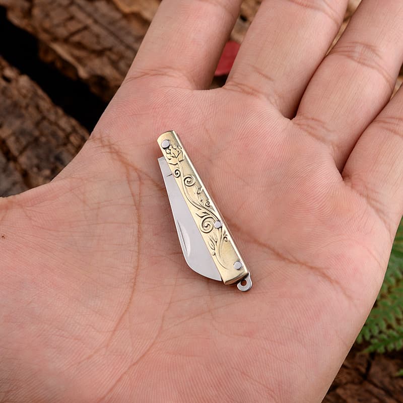 Keychain Mini Folding Knife Legal Self-Defense Knife Exquisite Brass Knife Portable Package Opener Box Cutter Folding Knife