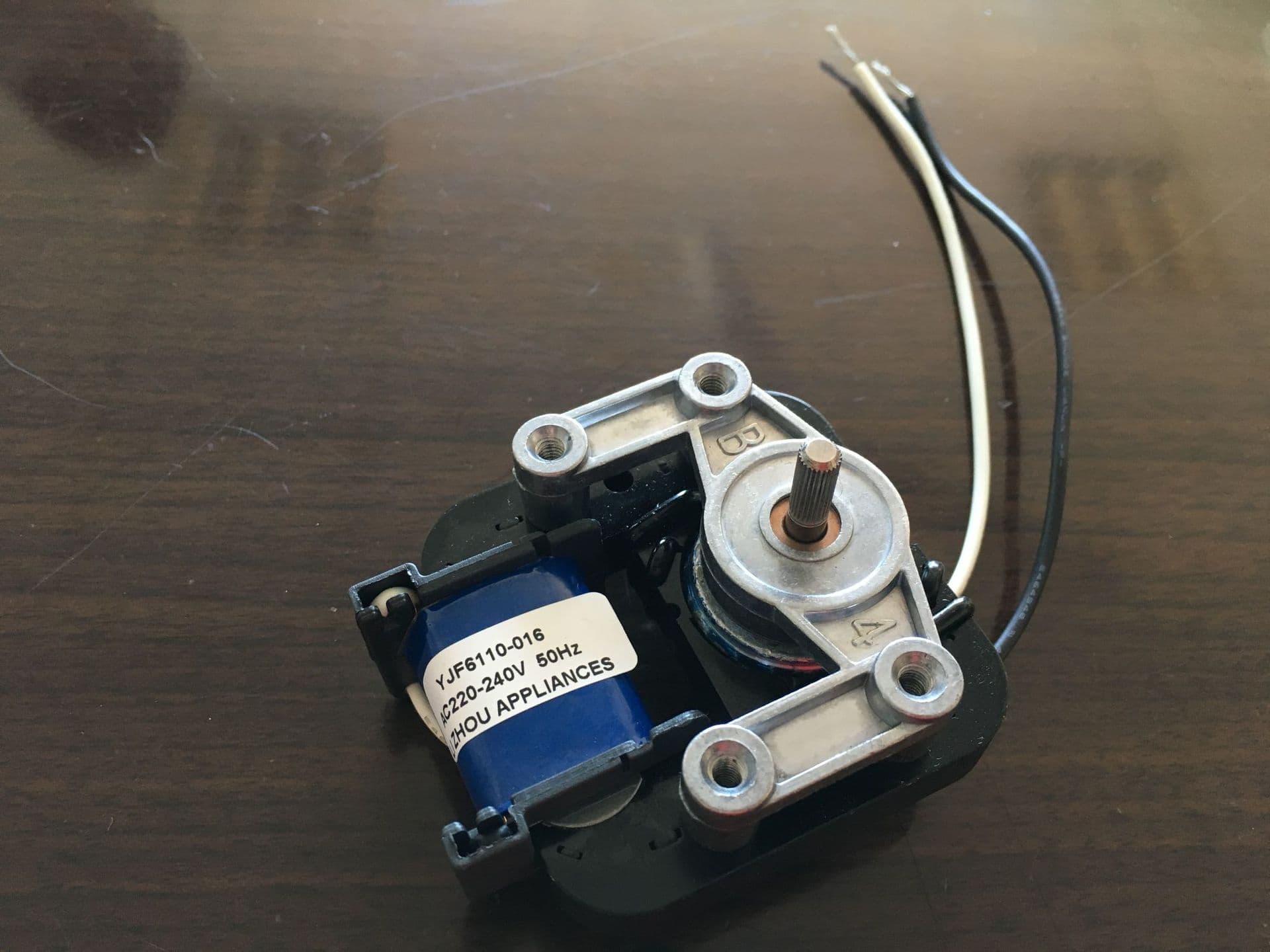 Our company has long supplied the 6110-016 shaded pole motor, widely used in food dehydrators and other household appliances.