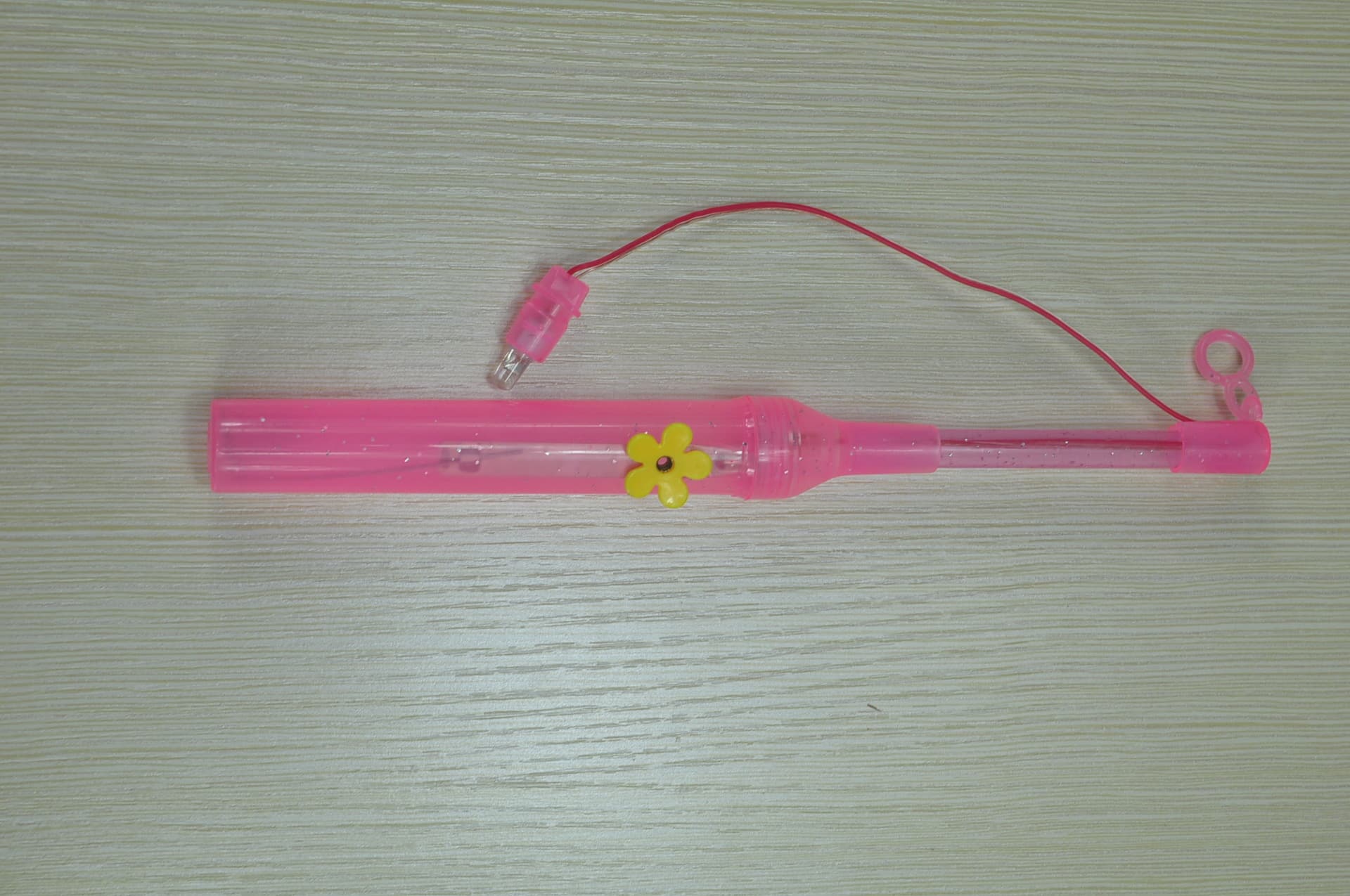 Customized Spring Festival and Lantern Festival lantern accessories, batteries, plastic carrying handles, handmade children's carrying sticks, multiple lengths available.