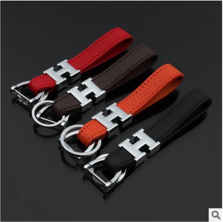Factory Direct High-End Horseshoe Bucket H-Letter Litchi Grain Leather Keychain for Automotive Use