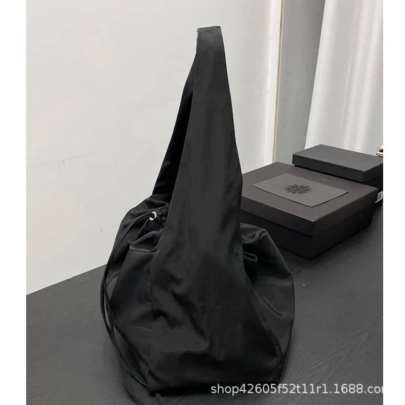 Crossbody Bag Black Nylon Drawstring Casual Cool Large Bag Women Large Capacity Versatile Influencer Underarm Shoulder Bag