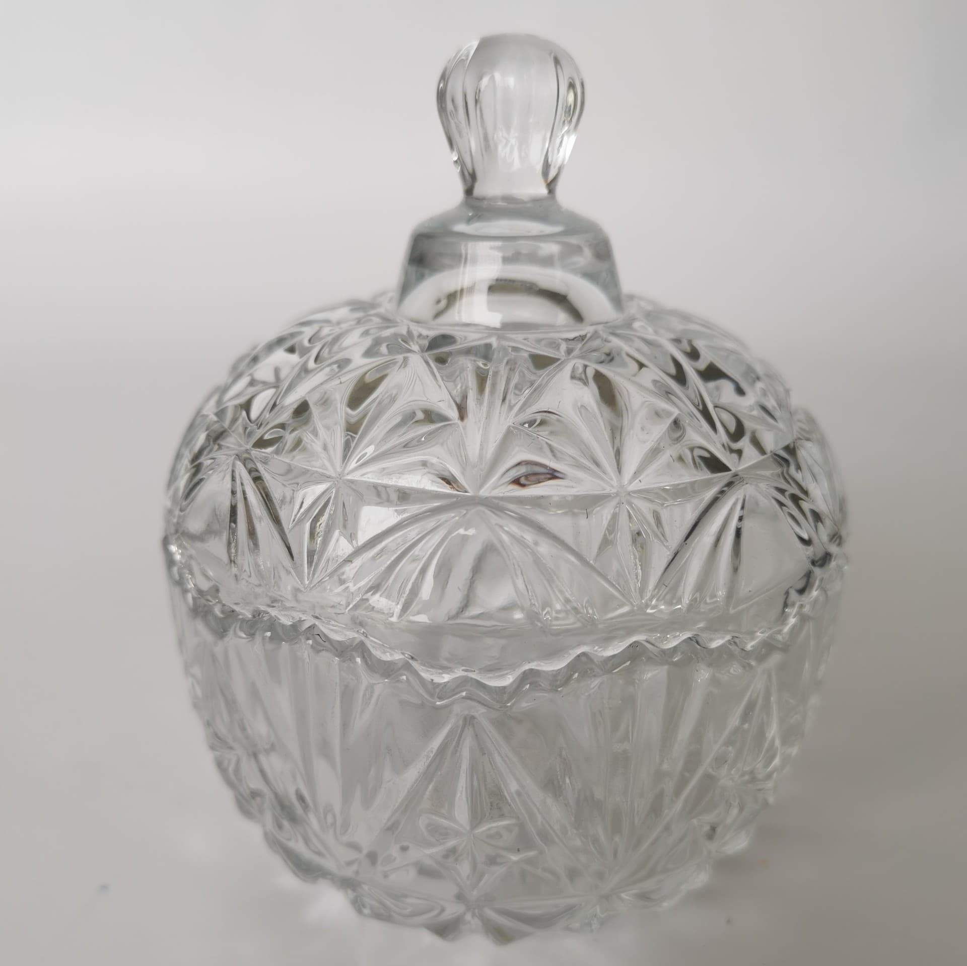 diy handmade candle materials, aromatherapy glass candle cup, glass yurt, baby's breath, candy jar