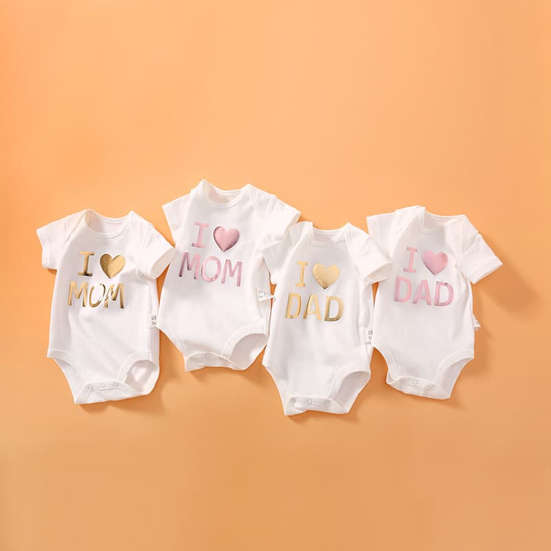 Cotton Short-Sleeve Bodysuit Baby Romper Crawling Suit for Newborn 100 Days One Year Old I Love Mom Dad Photo