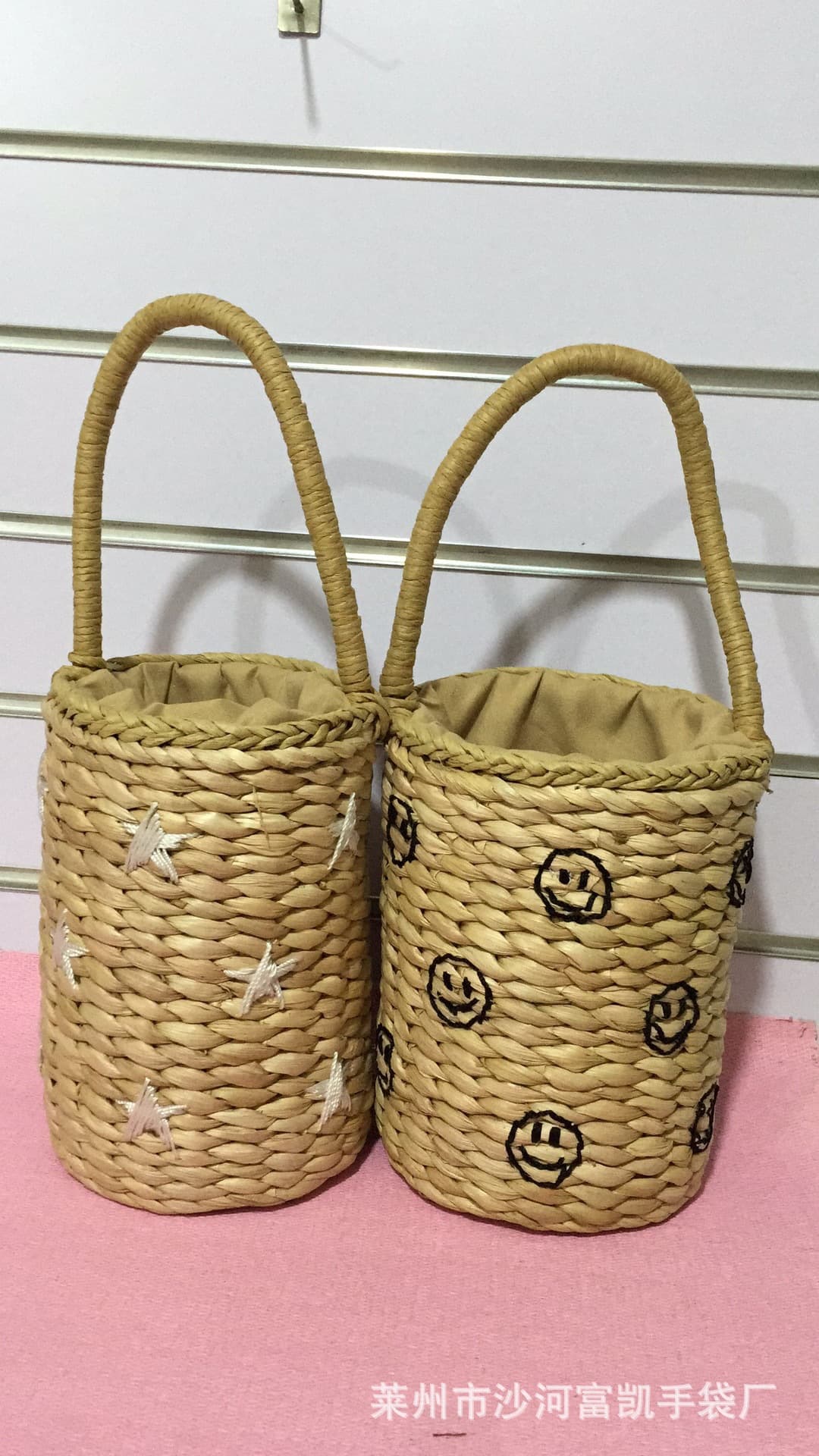 Corn husk cylindrical handbag, women's summer bag, straw woven tote bag, plant weaving handicrafts, dropshipping available.
