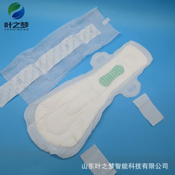 Skin-friendly cotton sanitary napkins, size 420. Features a superior cotton surface layer, a breathable nano-microporous bottom film, and feels like a cotton ball.