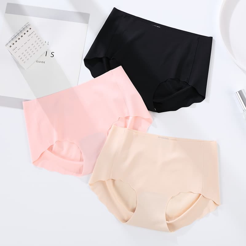 Women's Seamless Ice Silk Mid-Rise Triangle Underwear, Breathable Sports Yoga Briefs with Peach Hip Design